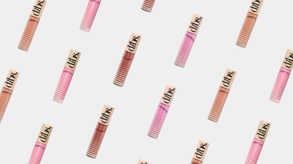 DIBS Beauty’s Go To Glossy Balm Gives the Perfect Amount of Sparkle for a Holiday Party Lip Look—Review